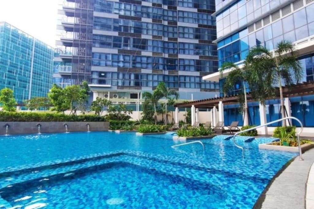 Luxestaysmnl Coastal Chic Netflx 380Mbps Pool Bgc مانيلا المظهر الخارجي الصورة