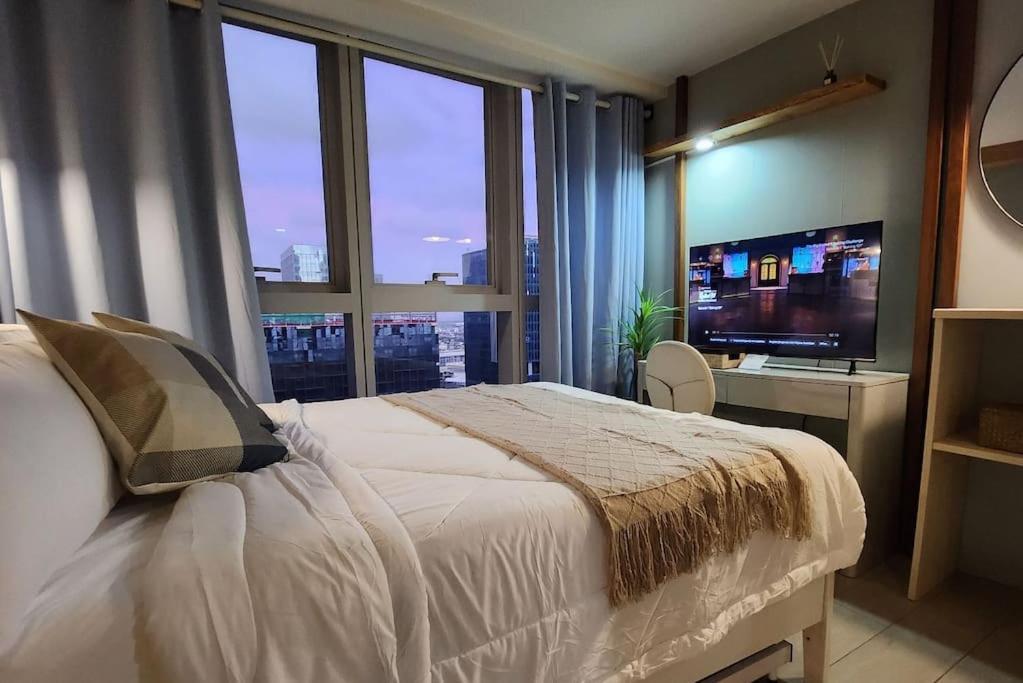 Luxestaysmnl Coastal Chic Netflx 380Mbps Pool Bgc مانيلا المظهر الخارجي الصورة