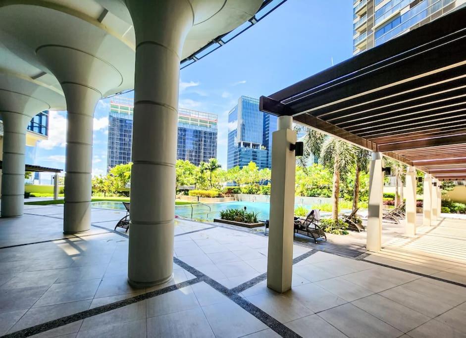 Luxestaysmnl Coastal Chic Netflx 380Mbps Pool Bgc مانيلا المظهر الخارجي الصورة