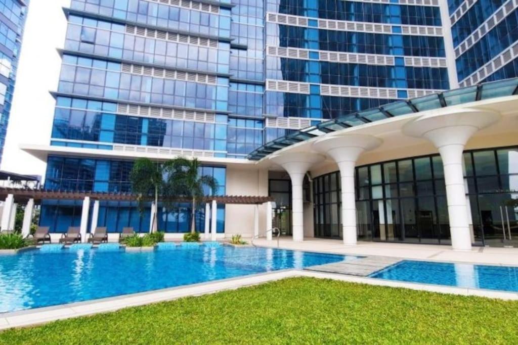 Luxestaysmnl Coastal Chic Netflx 380Mbps Pool Bgc مانيلا المظهر الخارجي الصورة