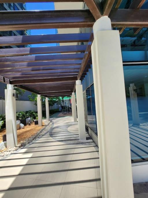 Luxestaysmnl Coastal Chic Netflx 380Mbps Pool Bgc مانيلا المظهر الخارجي الصورة