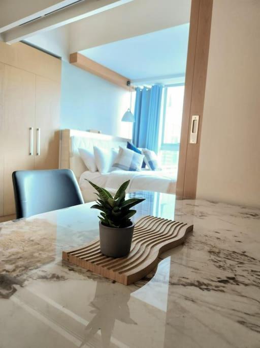 Luxestaysmnl Coastal Chic Netflx 380Mbps Pool Bgc مانيلا المظهر الخارجي الصورة